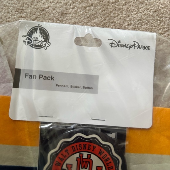 Disney Fan Pack Sticker Button Pennant 1971 - Picture 2 of 5